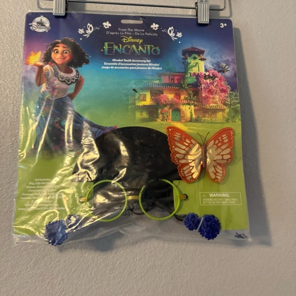 New Disney Parks Disney Encanto  Mirabel Youth Accessory Set